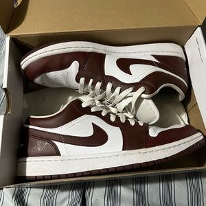 Mens size 10 Jordan 1 low women's 11.5 gently worn